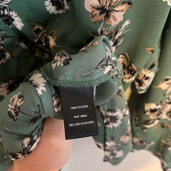 57 TORRID size 5 (28) Madison Georgette Button-Up Long Sleeve Shirt - Picture 5 of 7